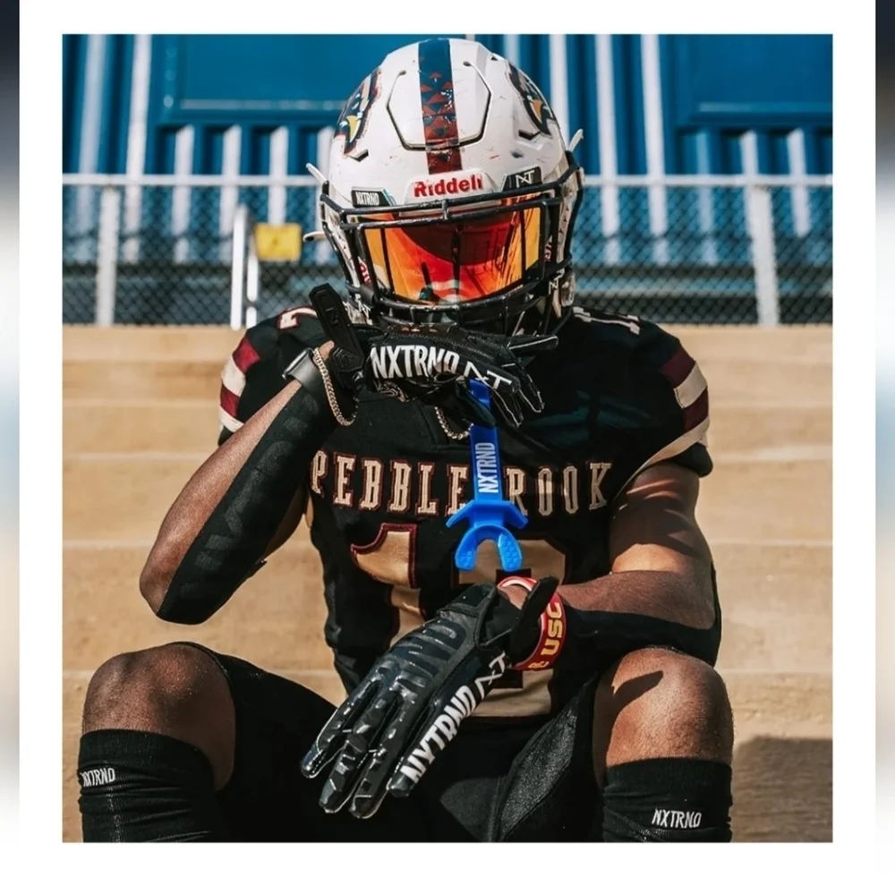 Black G1 Football Gloves NEW